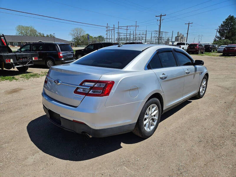 2015 Ford Taurus SE