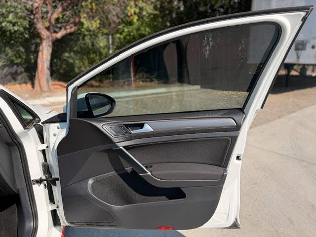 2019 Volkswagen e-Golf SE