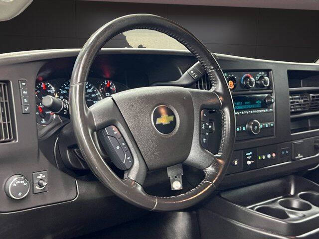 2022 Chevrolet Express 2500