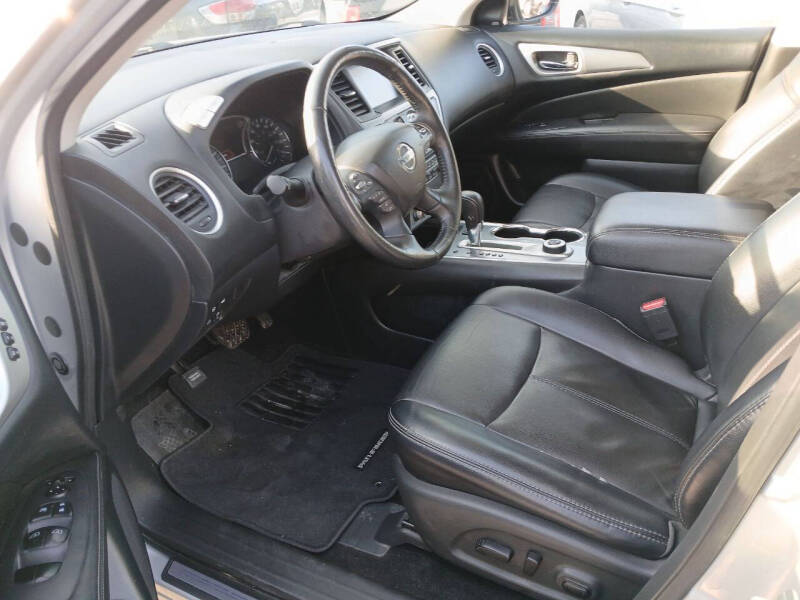 2019 Nissan Pathfinder SL