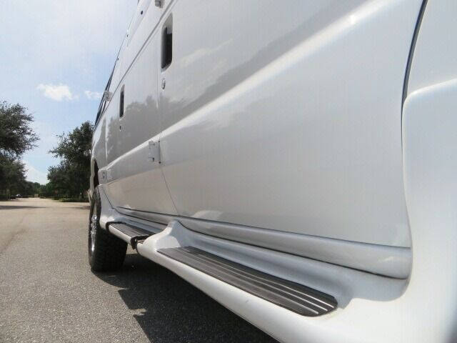 2010 Ford E-Series E-350 SD