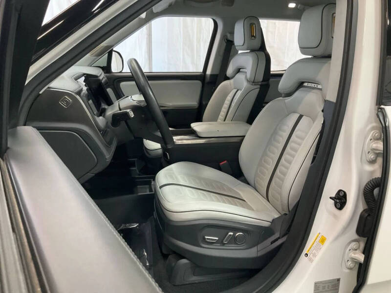 2022 Rivian R1T Adventure