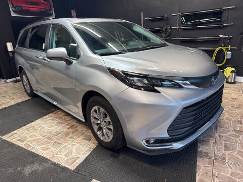 2024 Toyota Sienna for sale at TOP SHELF AUTOMOTIVE in Newark NJ
