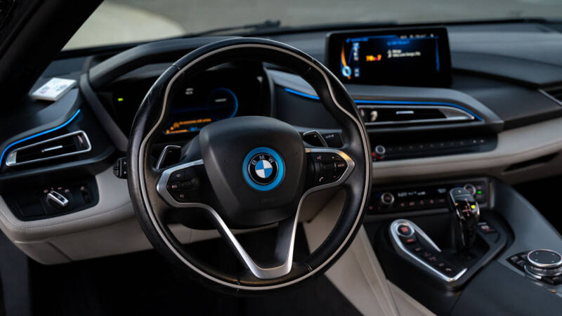 2015 BMW i8 null photo 11