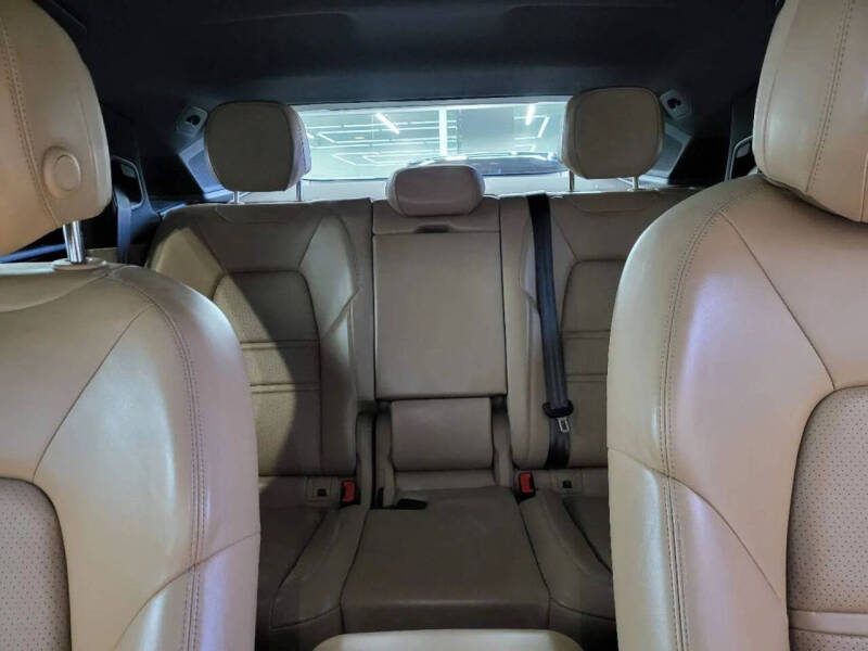 2023 Porsche Cayenne Coupe Platinum Edition