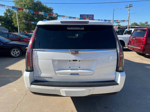 2017 Cadillac Escalade ESV Luxury