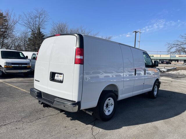 2025 Chevrolet Express 2500