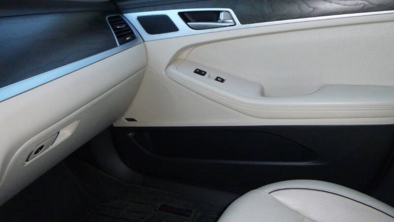 2015 Hyundai Genesis