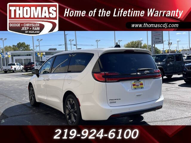 2026 Chrysler Pacifica Select