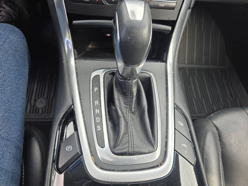 2017 Ford Edge Titanium