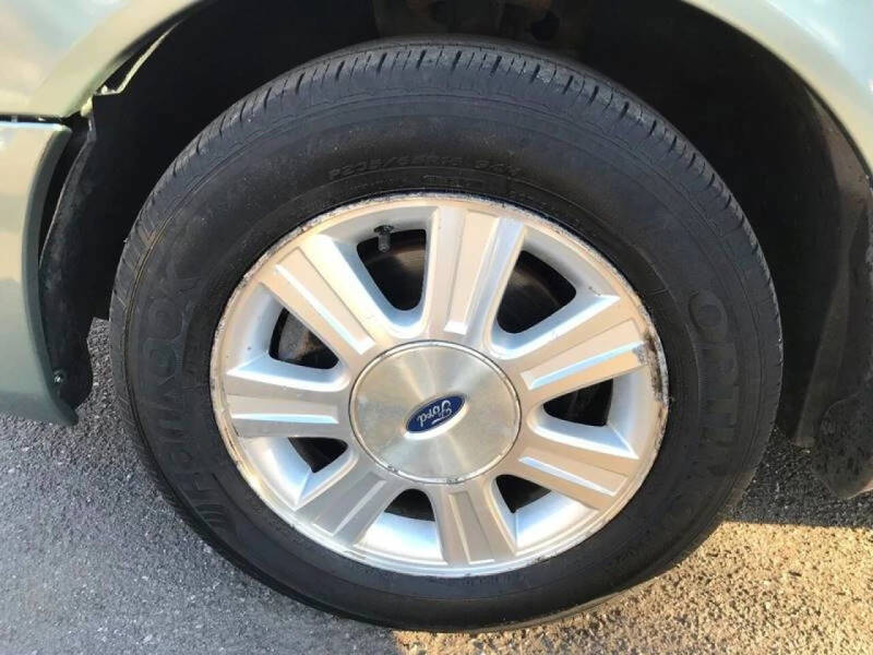 2005 Ford Taurus SEL