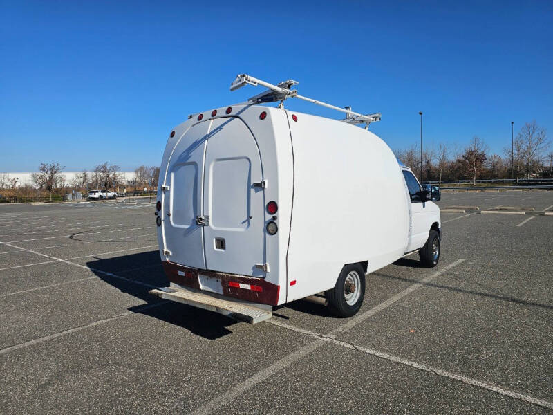 2013 Ford E-Series E-350 SD