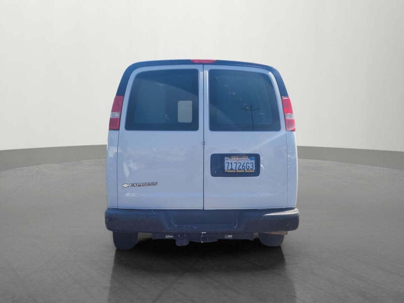 2021 Chevrolet Express 2500