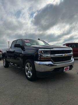 2018 Chevrolet Silverado 1500 for sale at UNITED AUTO INC in South Sioux City NE