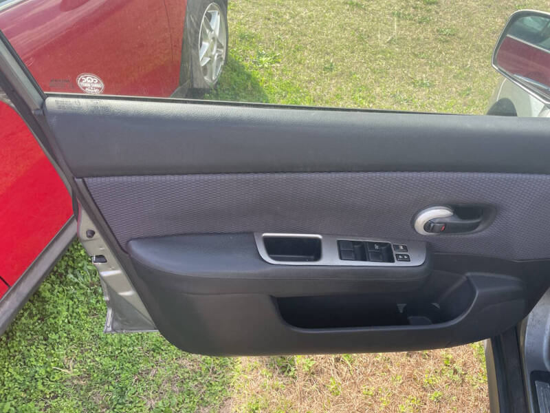 2008 Nissan Versa 1.8 S