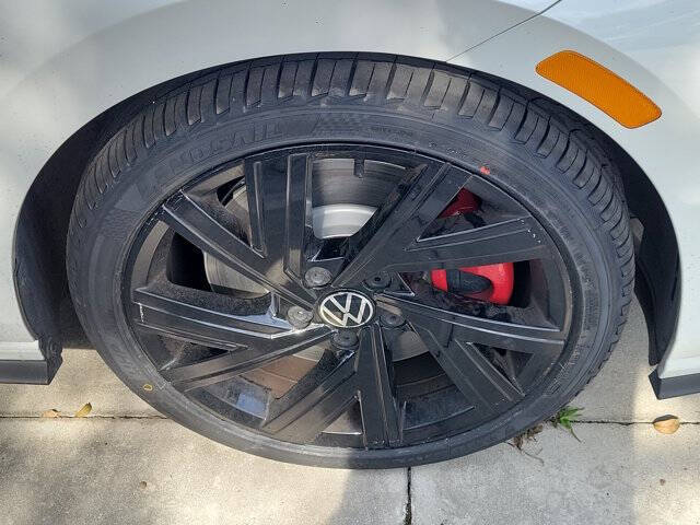 2022 Volkswagen Golf GTI SE