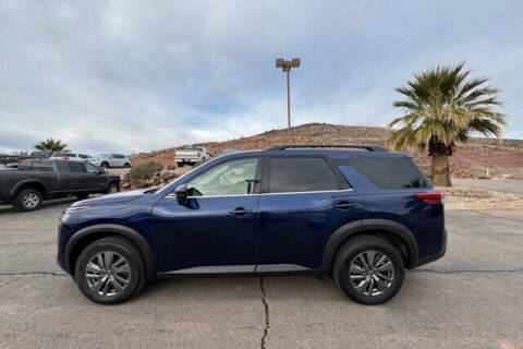 2025 Nissan Pathfinder SV