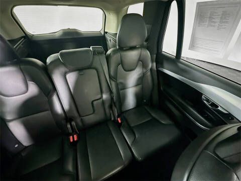 2016 Volvo XC90 T5 Momentum