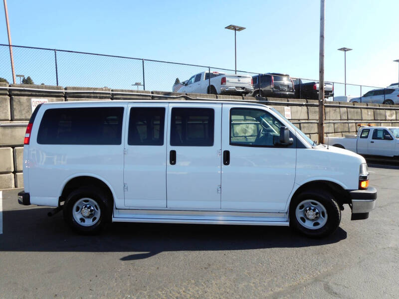 2017 Chevrolet Express LT 3500