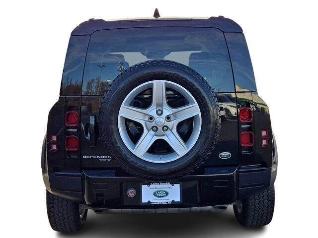 2020 Land Rover Defender 110 SE