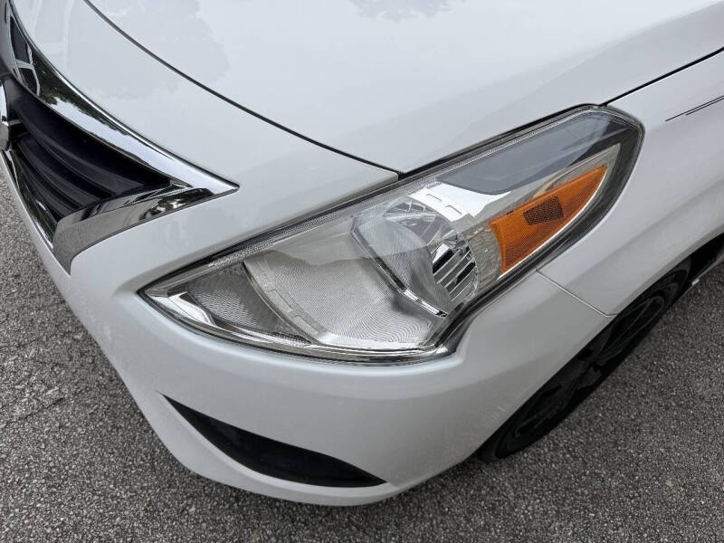 2019 Nissan Versa S Plus