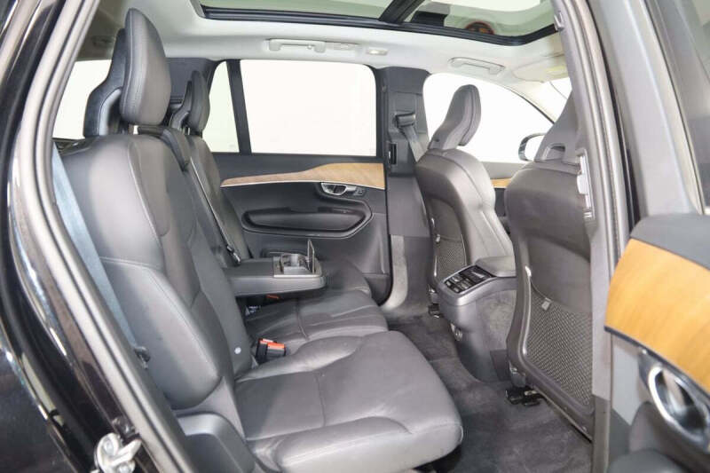 2025 Volvo XC90 B5 Plus Bright Theme