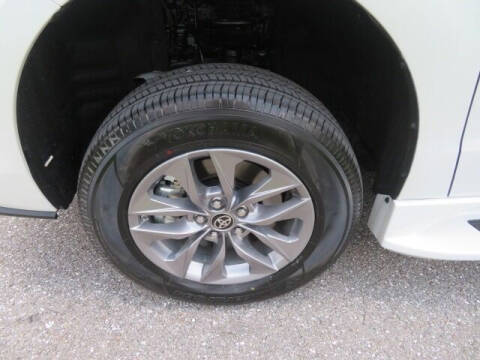 2024 Toyota Sienna XLE 8-Passenger