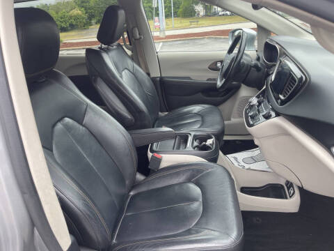 2017 Chrysler Pacifica Touring Plus