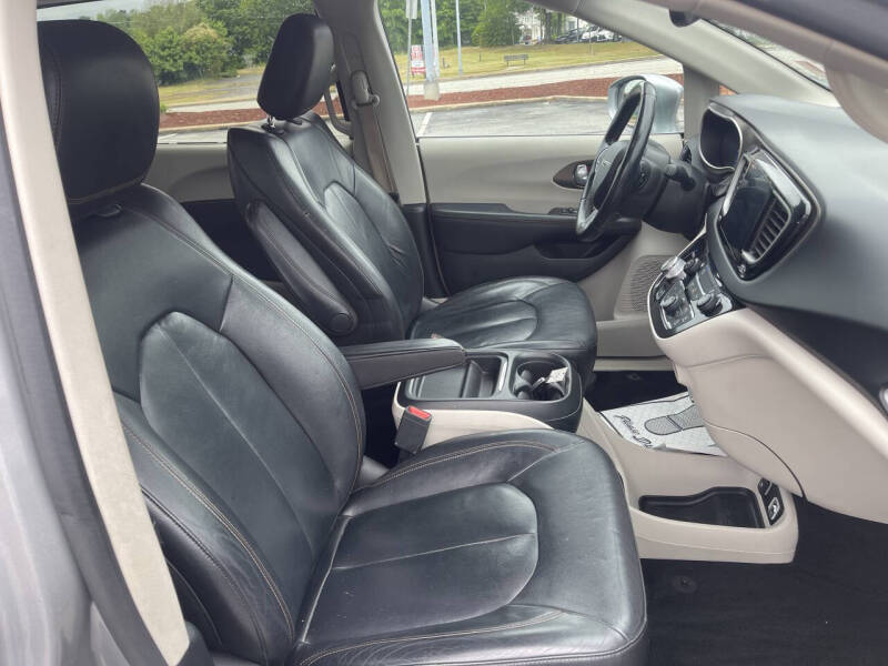 2017 Chrysler Pacifica Touring Plus