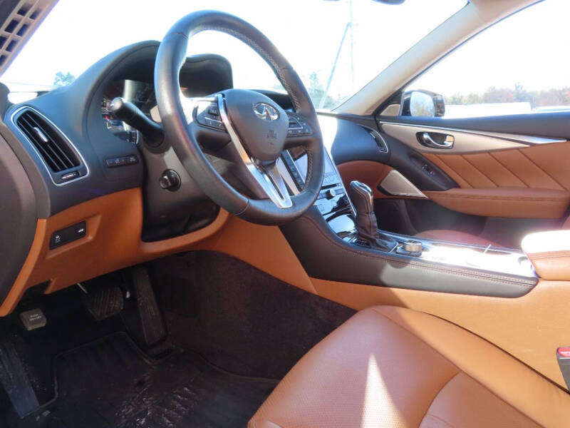 2023 Infiniti Q50 Luxe