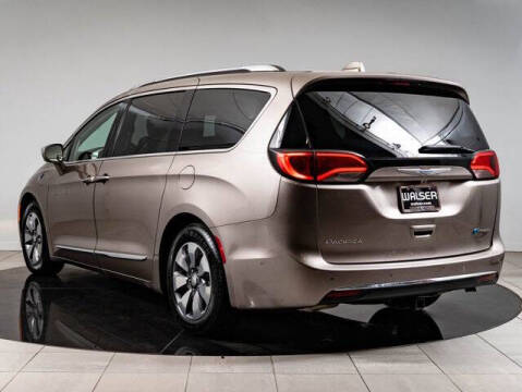 2018 Chrysler Pacifica Hybrid Limited