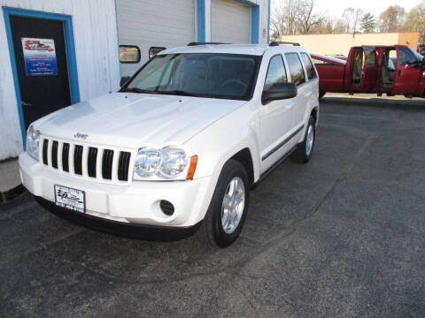 2007 Jeep Grand Cherokee for sale at Dunne Deals in Crystal Lake IL