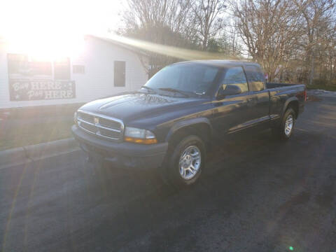 2004 Dodge Dakota for sale at TR MOTORS in Gastonia NC