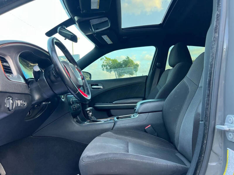 2019 Dodge Charger SXT