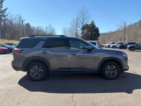 2023 Nissan Pathfinder SV