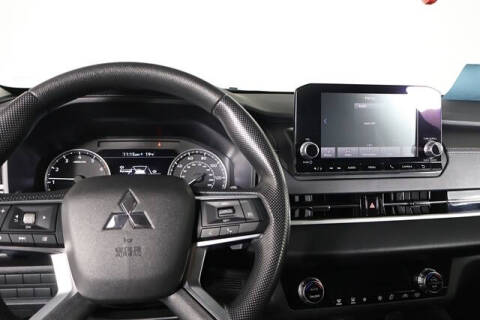 2024 Mitsubishi Outlander ES