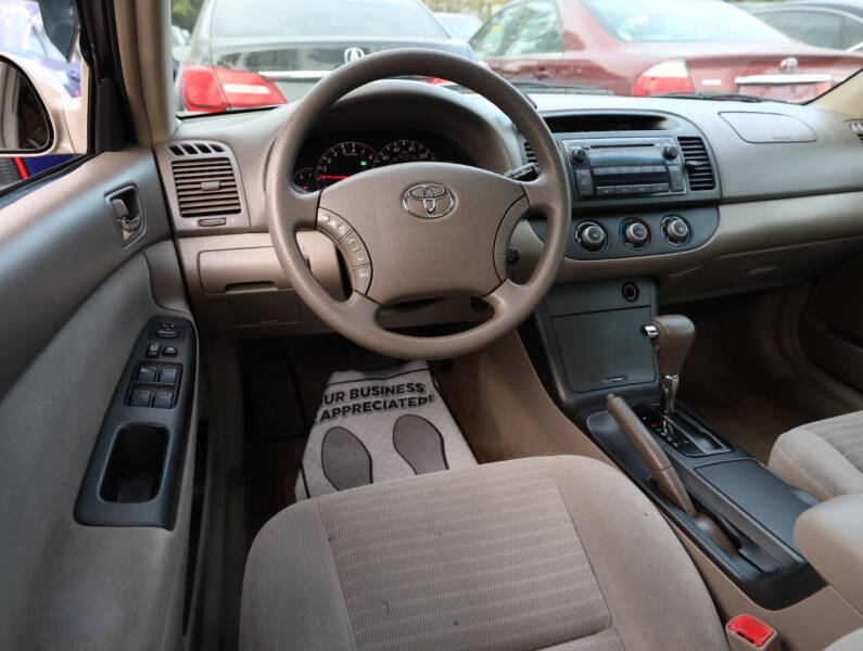 2005 Toyota Camry LE