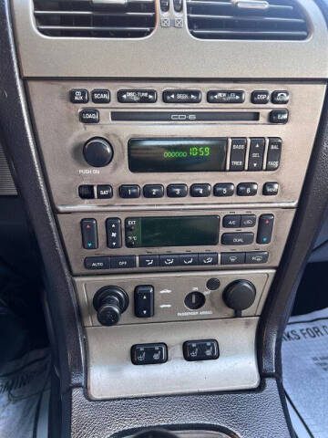 2004 Ford Thunderbird Deluxe