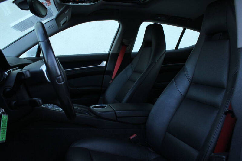 2016 Porsche Panamera Edition