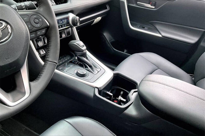 2023 Toyota RAV4 Hybrid XLE Premium