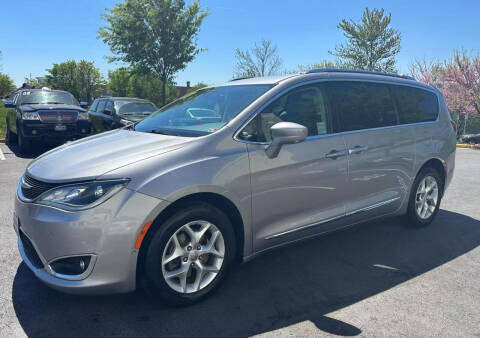 2017 Chrysler Pacifica for sale at SOUTH AMERICA MOTORS in Sterling VA
