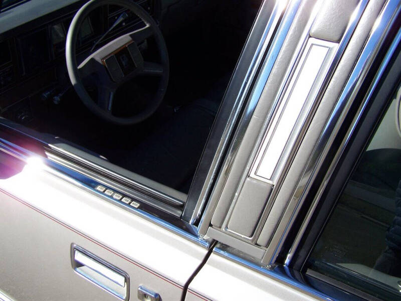 1988 Lincoln Town Car Signature