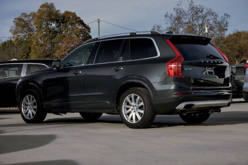 2016 Volvo XC90 T6 Momentum