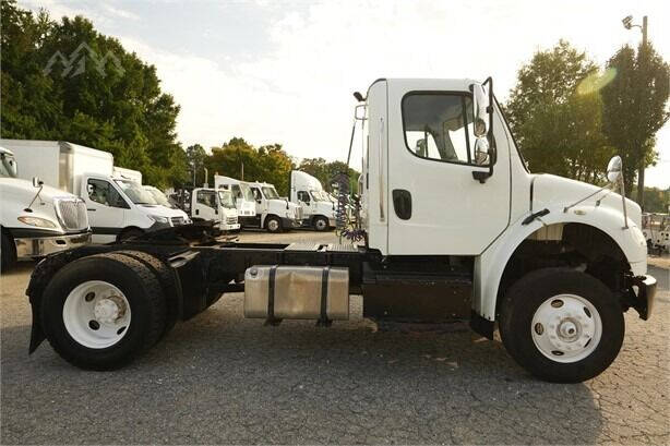 2016 Freightliner M2 106