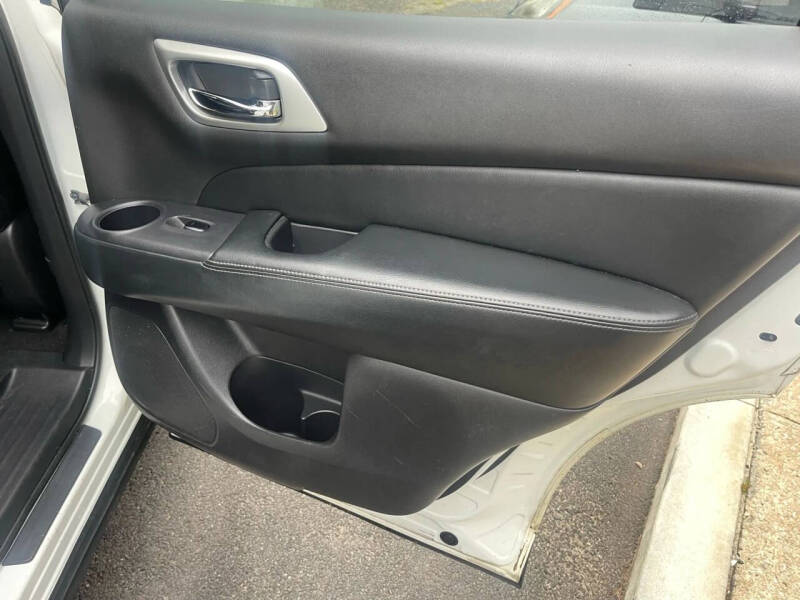 2016 Nissan Pathfinder Platinum