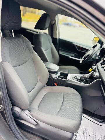 2023 Toyota RAV4 Hybrid LE