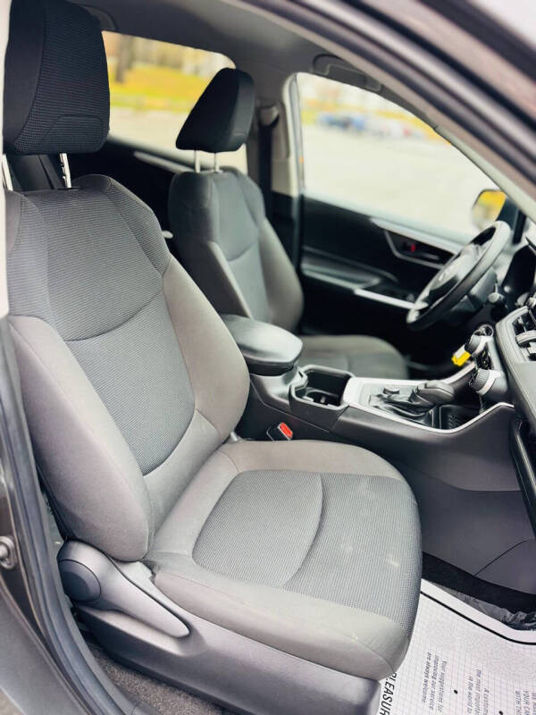 2023 Toyota RAV4 Hybrid LE