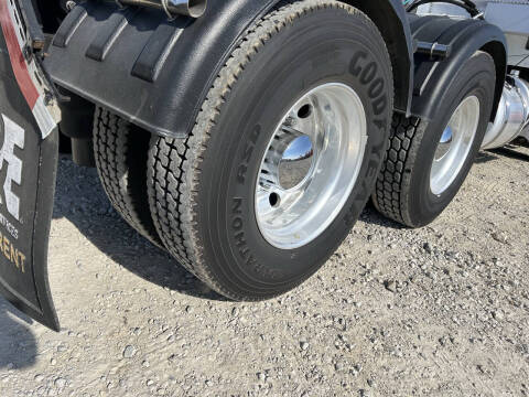 2019 Peterbilt 567 Road Tractor