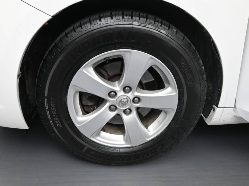 2017 Toyota Sienna L 7-Passenger
