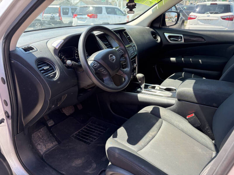 2017 Nissan Pathfinder S